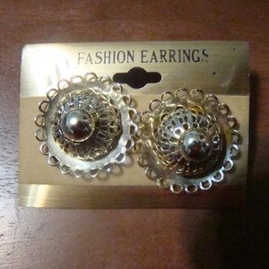 Vintage Screw Back Clip On Gold Tone Earrings